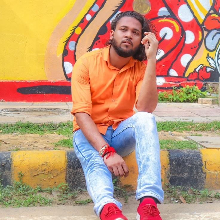 Portrait of Arav meditation instructor